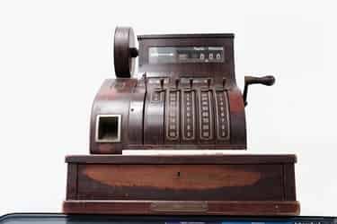 sta even still bij de kassa