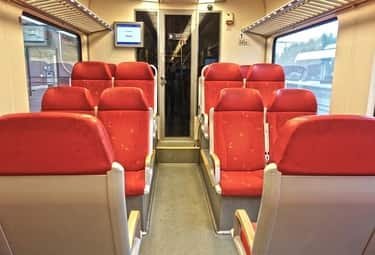 openbaar vervoer - stoelen van trein